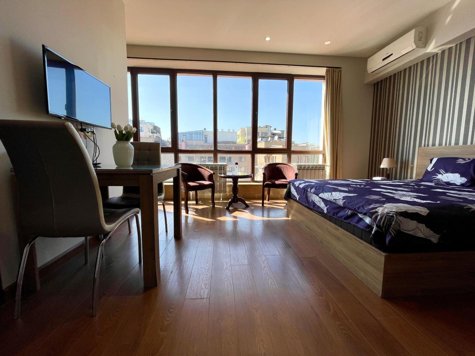 Apartment In Yerevan City Center Republic Square Self Check-In 외부 사진